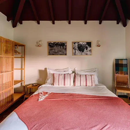 Coura Farm stay *